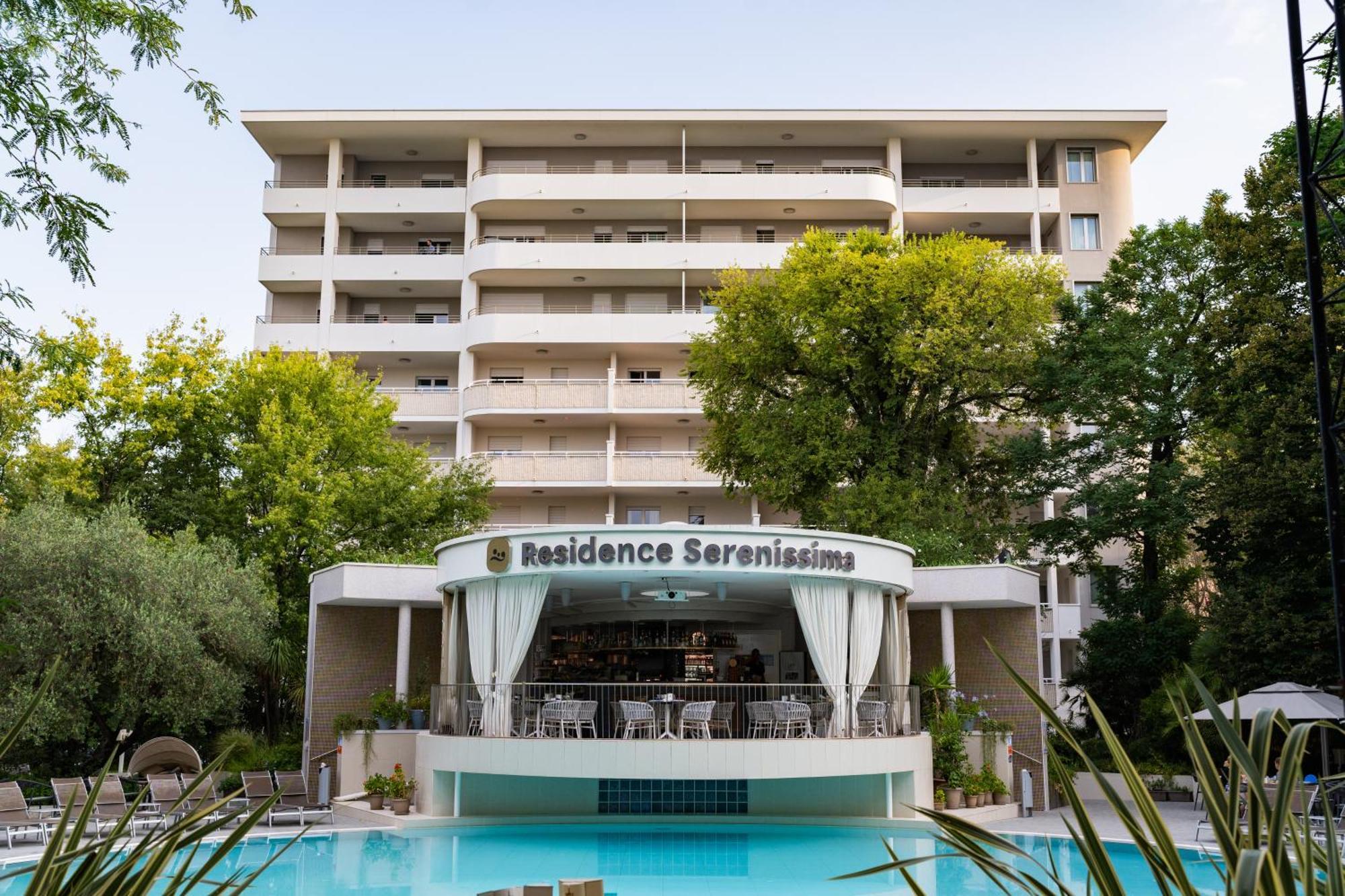 Residence Serenissima Бибионе Экстерьер фото